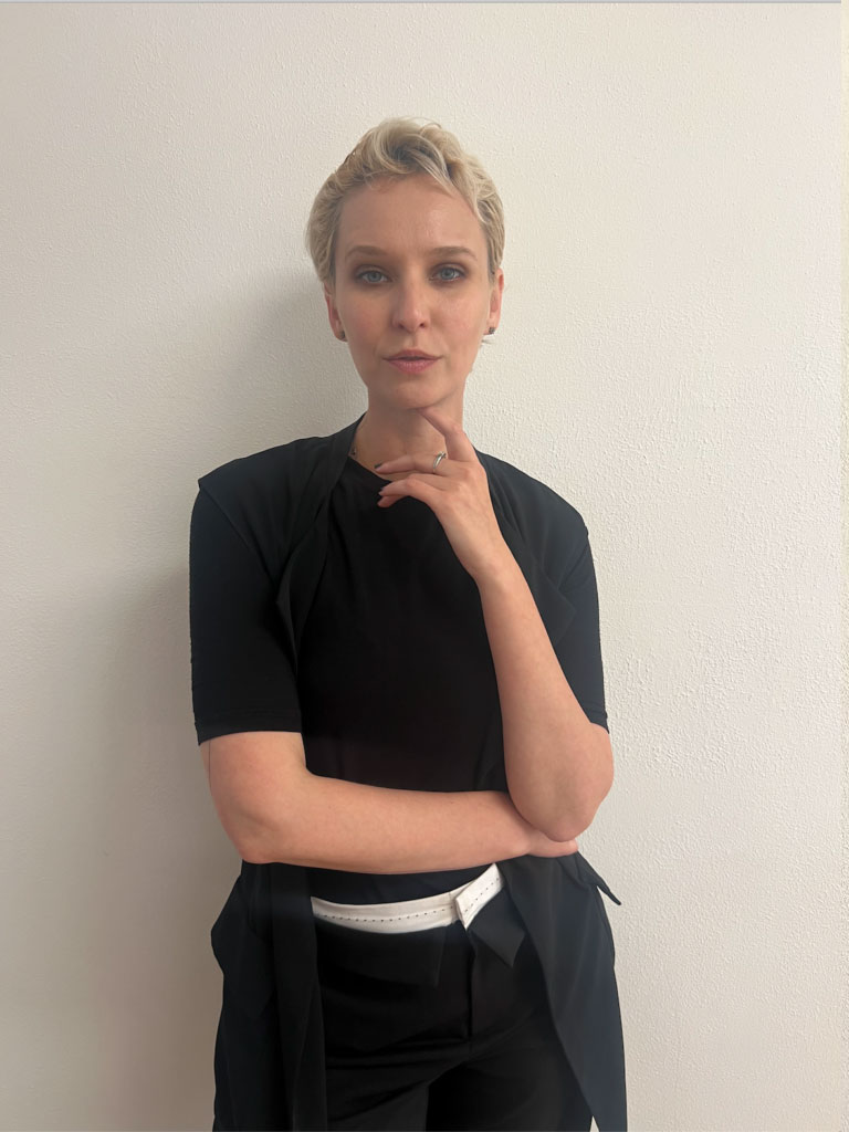 sney-shandarinova